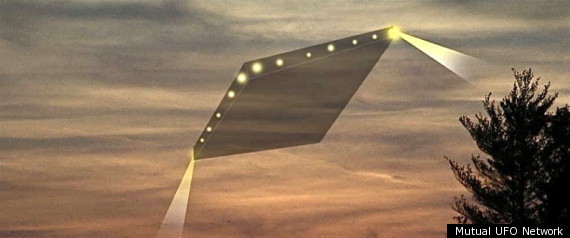 菱形UFO？美国加州发现比阳光刺眼的菱形不明飞行物的图片