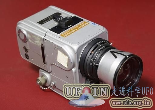全球唯一“登月相机”被拍卖：满载月球尘埃的图片