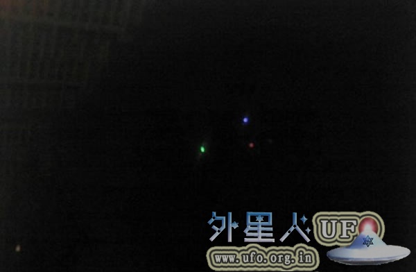 广州多名市民声称看到天空中有发光的UFO的图片 第1张