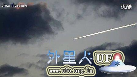 2014年10月11日伪装成飞机的UFO的图片