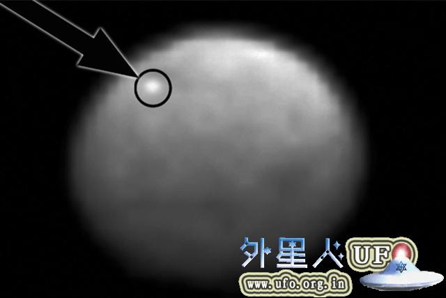 “黎明”号探测器在谷神星上发现神秘亮斑
