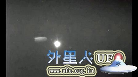 2015年2月28日英国拍到金星旁的雪茄型UFO