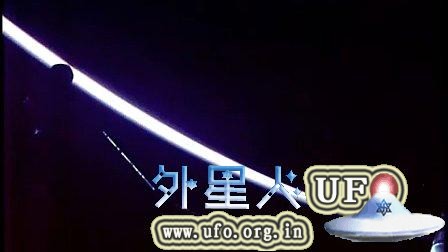 2015年3月29日国际空间站2个巨大的雪茄型UFO的图片