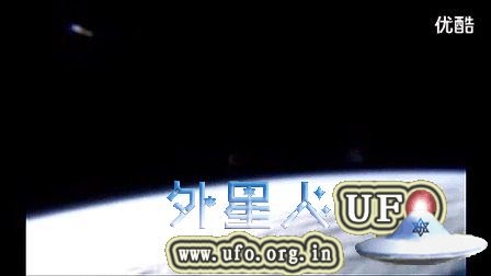 2015年4月9日国际空间站拍到巨大的雪茄型UFO