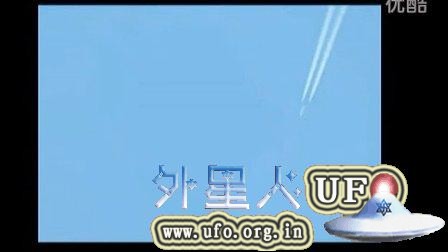 2015年4月22日罗马上空飞机旁拍到UFO