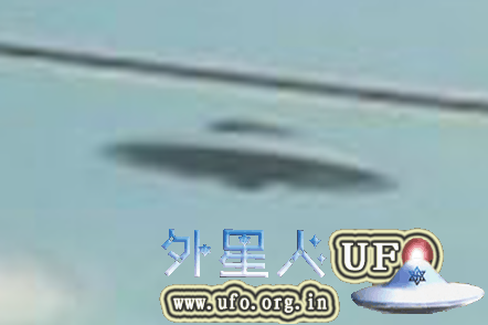 UFO圆盘在空中飞行被印度Kanpur男孩用智能手机拍到2015年6月24日 第3张