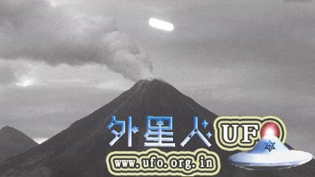 2015年7月4日墨西哥火山喷发时拍到巨大雪茄型飞船（监测镜头）