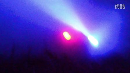 2015年10日英国巨大彩色奇特光团UFO近Kotswold的图片
