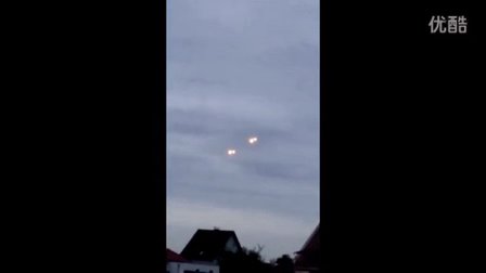 2015年10月1日两对漂亮橙黄色光球UFO互绕隐形的图片