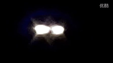 2015年10月13日英国白色眼镜样光球UFO Derbyshire