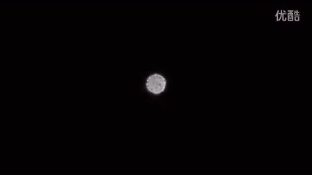 2015年10月27日夜空两个放大光球UFO的图片