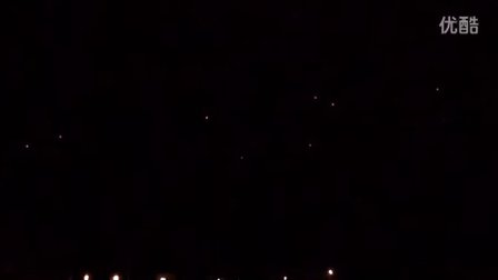 2015年10月17日英国Cardiff 15个黄色光点UFO舰队的图片
