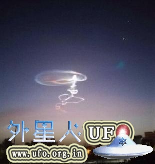 2015年11月1日早晨8点新疆多地网友同时目击巨大“UFO”奇景 第4张