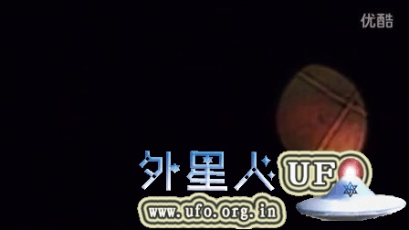 2015年11月1日比利时十字暗条彩色光球UFO的图片