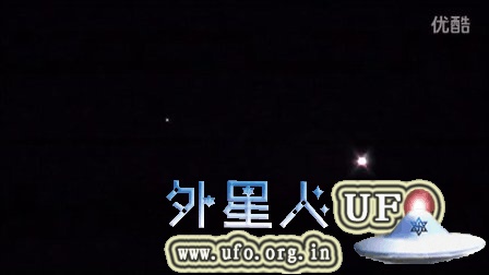 2015年11月6日夜空2个光球UFO的图片