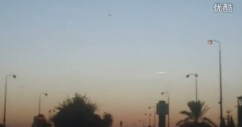 2015年11月13日以色列两个不发光UFO&1个发光UFO的图片