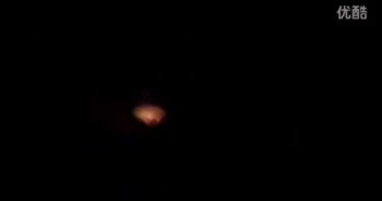 2015年11月13日葡萄牙彩色半亮半暗光球UFO