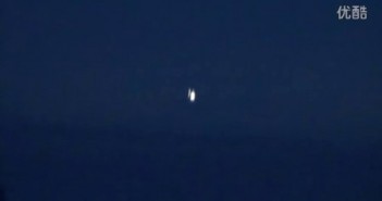 2015年11月11日休斯顿长形垂直发光物UFO