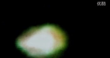 2015年11月26日纽约感恩节三角形发光UFO