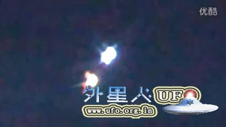 2015年11月25日印度尼西亚奇妙的巨大彩色发光UFO的图片