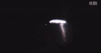 2015年12月12日佛罗里达奇特巨大发光UFO