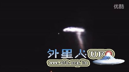 2015年12月12日佛罗里达奇特巨大发光UFO的图片