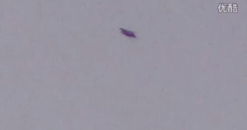 2015年12月13日米兰不规则紫色UFO？