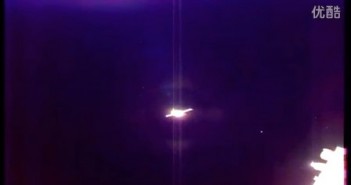 2015年12月15日国际空间站周围的UFO