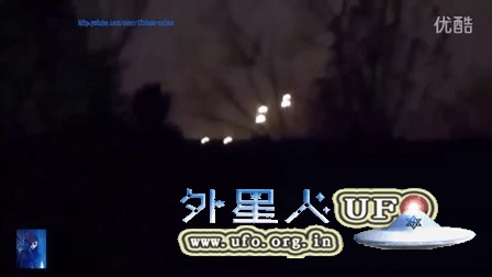 2015年12月俄罗斯森林不断释放增加的光球UFO的图片