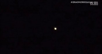 2015年12月31日墨尔本橙色菱形球形发光UFO