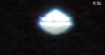 2015年12月31日巴塞罗那蓝色经典碟状UFO（放大）