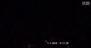 2016年1月1日希腊低空3个菱形橙色发光UFO