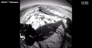 2016年2月22日火星照片上的雪茄型UFO