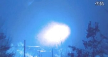 2016年2月17日莫斯科漂亮的巨大彩色光团UFO