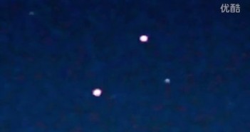 2016年3年1日高空两个彩色光点UFO