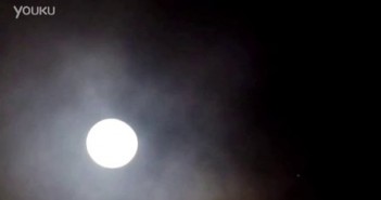 2016年3月21日月亮周围的ufo  1
