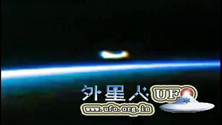 2016年4月5日国际空间站拍到电话听筒样UFO的图片