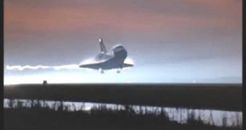 sts-80档案中的UFO在地球未处理画面1996年11月美国NASA