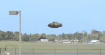 2016年最好的UFO视频奇诡的不明飞行物或军用无人机？