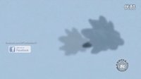 战机追逐UFO的图片