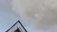 2015年出现在挪威上空螺旋云中心的UFO的图片