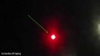 又是球状闪电？明亮红色闪光球UFO惊现巴黎上空！新UFO的图片