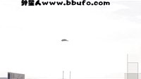 国外再次拍到和威斯康星州麦迪逊一样的UFO的图片