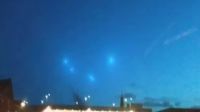 不可思议的UFO在天际漂浮的图片