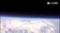 NASA空间相机拍到碟形UFO进入地球大气层