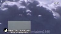 核爆试验中出现UFO编队围绕蘑菇云的图片