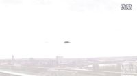巨大UFO母舰飞过城市中心 外星人如此无视人类的存在的图片
