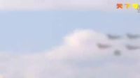 实拍空军押解UFO飞往基地的图片