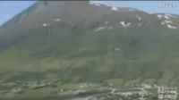 意大利罗马UFO飞碟绕过山间 真实影像全记录
